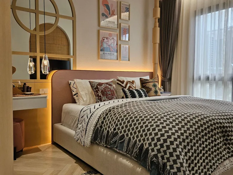 The Title Legendary, bedroom