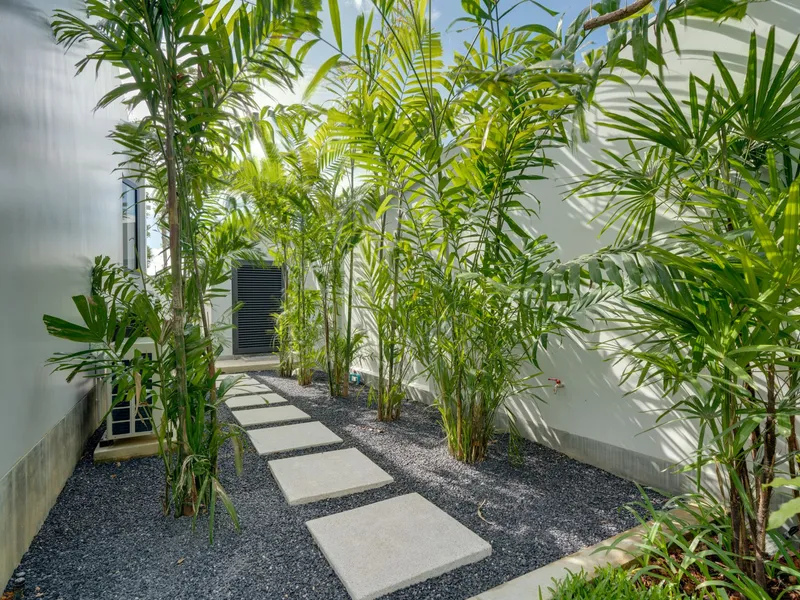 Villa 4-bedroom 232 sqm in Botanica Four Seasons (Layan) · exterior