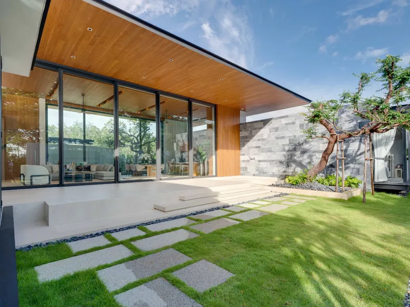 Villa 4-bedroom 239 sqm in Botanica MontAzure (Kamala) · exterior