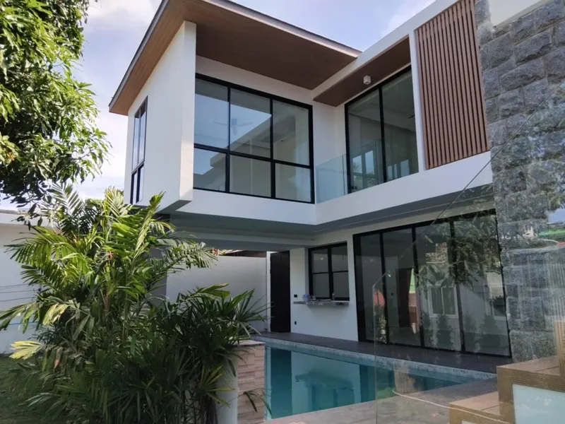 Dareeya Villas · Bang Tao · 3 bd · 191 m²