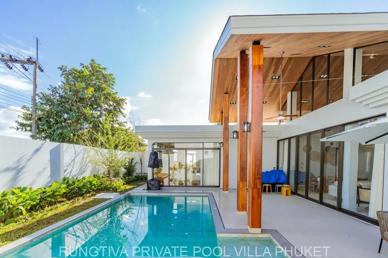 Villa 3-bedroom 273 sqm in Rungtiva (Bang Tao) · photo