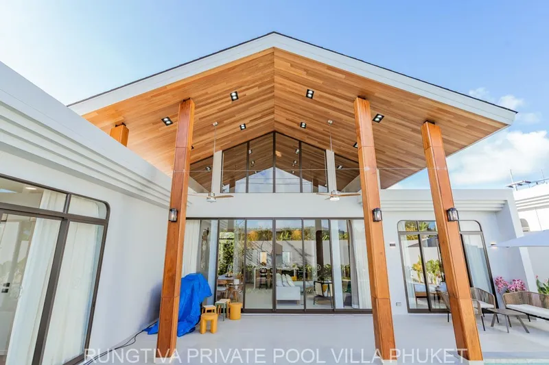 Villa 3-bedroom 273 sqm in Rungtiva (Bang Tao) · photo
