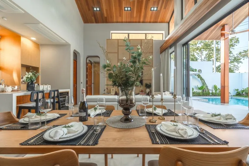 Villa 3-bedroom 273 sqm in Rungtiva (Bang Tao) · photo
