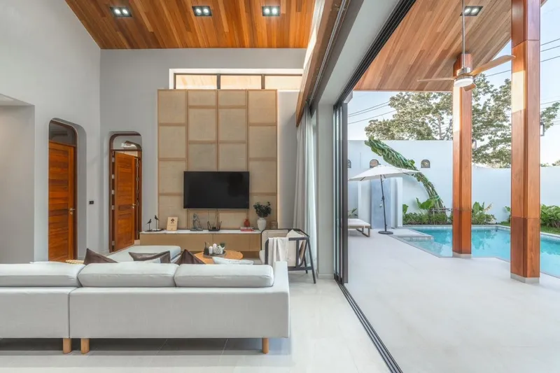 Villa 3-bedroom 273 sqm in Rungtiva (Bang Tao) · photo