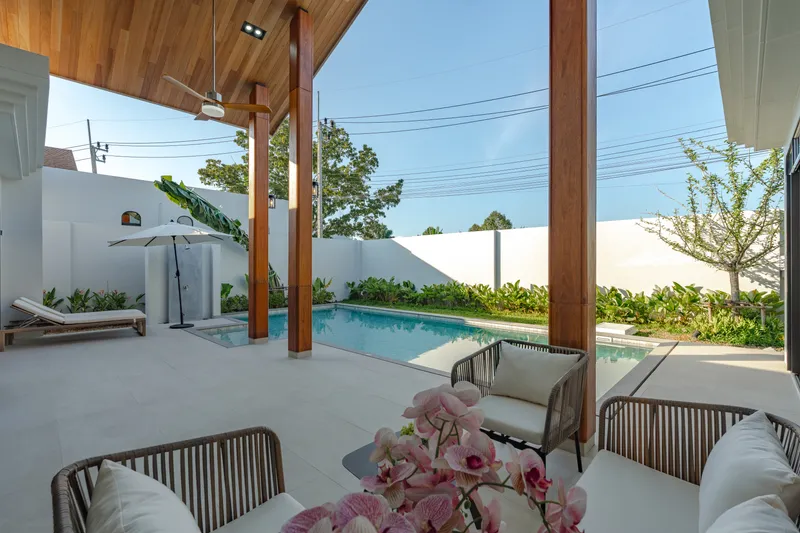 Villa 3-bedroom 273 sqm in Rungtiva (Bang Tao) · pool