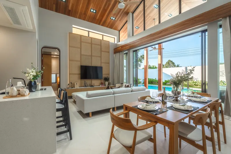 Villa 3-bedroom 273 sqm in Rungtiva (Bang Tao) · living room