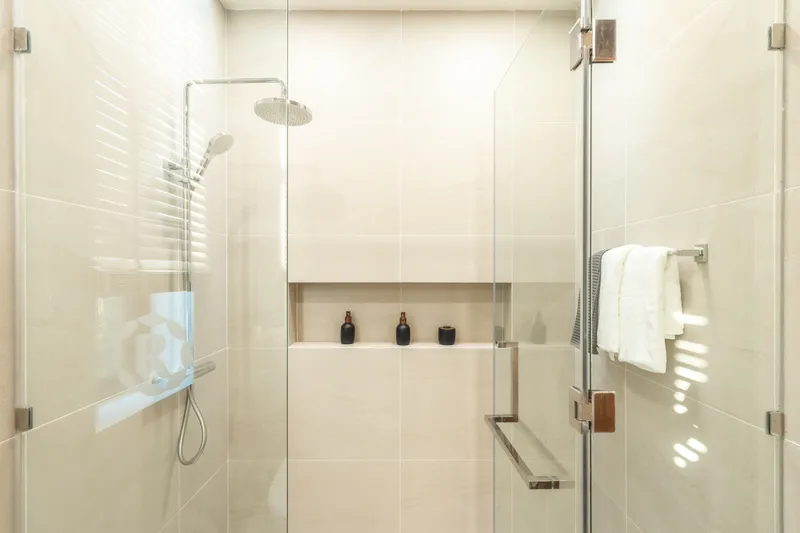 Villa 3-bedroom 273 sqm in Rungtiva (Bang Tao) · bathroom