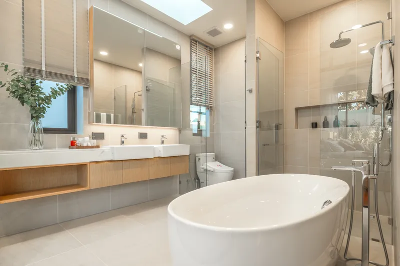 Villa 3-bedroom 273 sqm in Rungtiva (Bang Tao) · bathroom